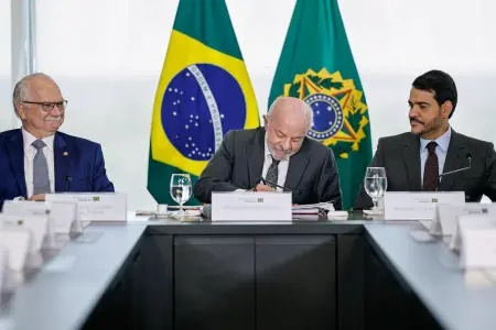 PT avalia crise no STF como fator que prejudica pautas eleitorais e busca diferenciar Lula de Flávio Bolsonaro