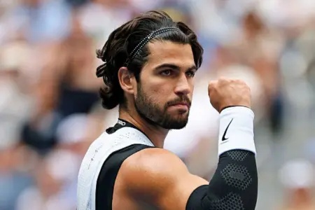 Carlos Alcaraz avança às quartas de final do US Open após vitória sobre Tommy Paul