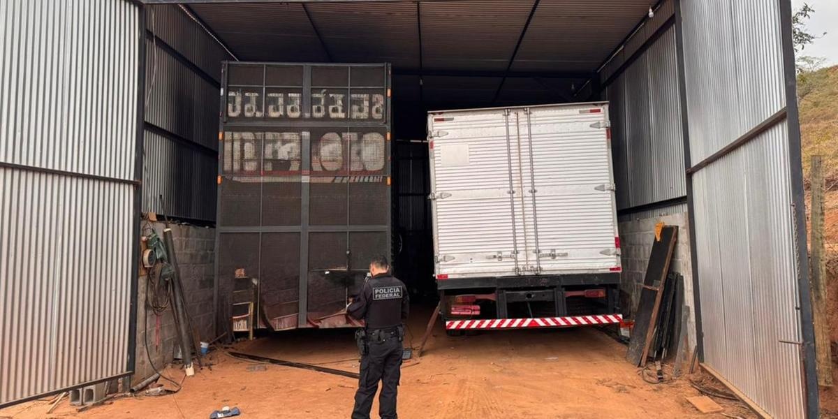 Polícia Federal realiza operação contra esquema de entrada ilegal de brasileiros nos Estados Unidos em Minas Gerais
