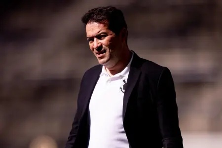 Corinthians ainda pode realizar negociações de jogadores no mercado interno e em mercados com janelas abertas