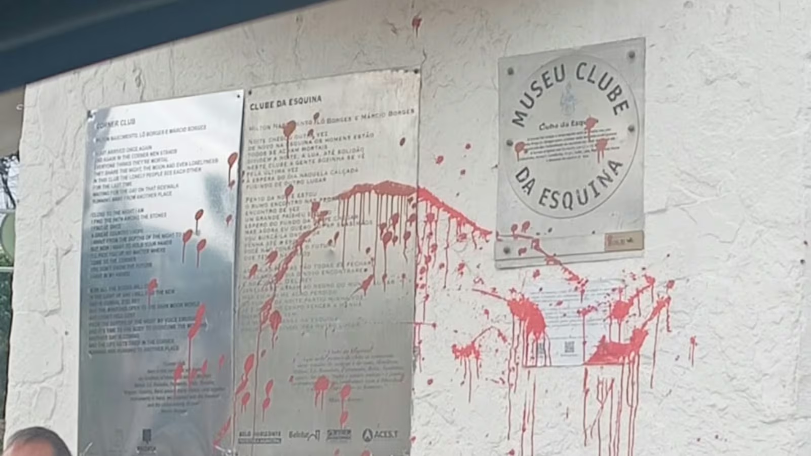 Placa do Clube da Esquina em Belo Horizonte sofre vandalismo e gera preocupação cultural