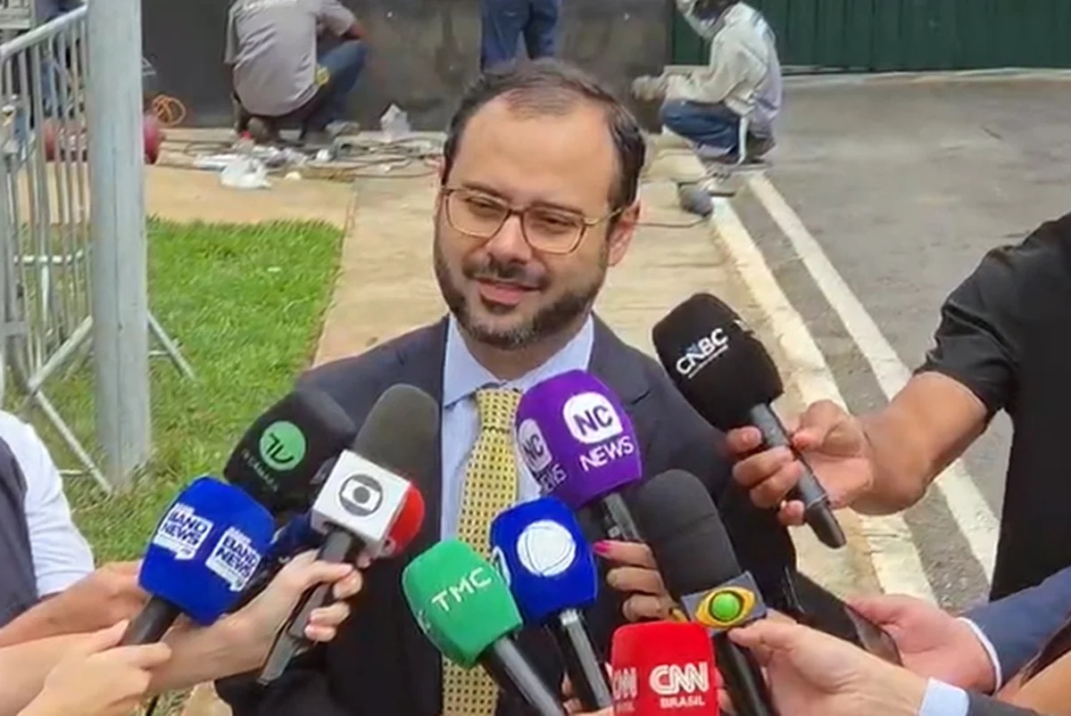 Lula prepara projeto de lei para perdoar dívidas de empresas de eventos no âmbito do Simples Nacional