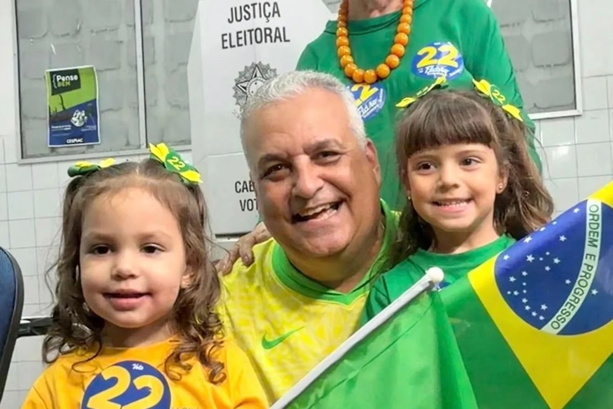 Alfredo Gaspar vota em Maceió e afirma estar confiante na vitória da chapa de Flávio Bolsonaro
