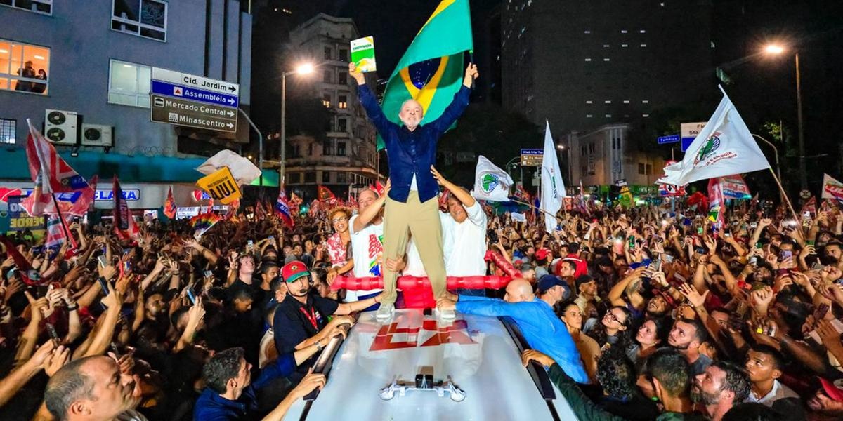 Lula vence Flávio Bolsonaro em Minas Gerais e reverte vantagem do primeiro turno