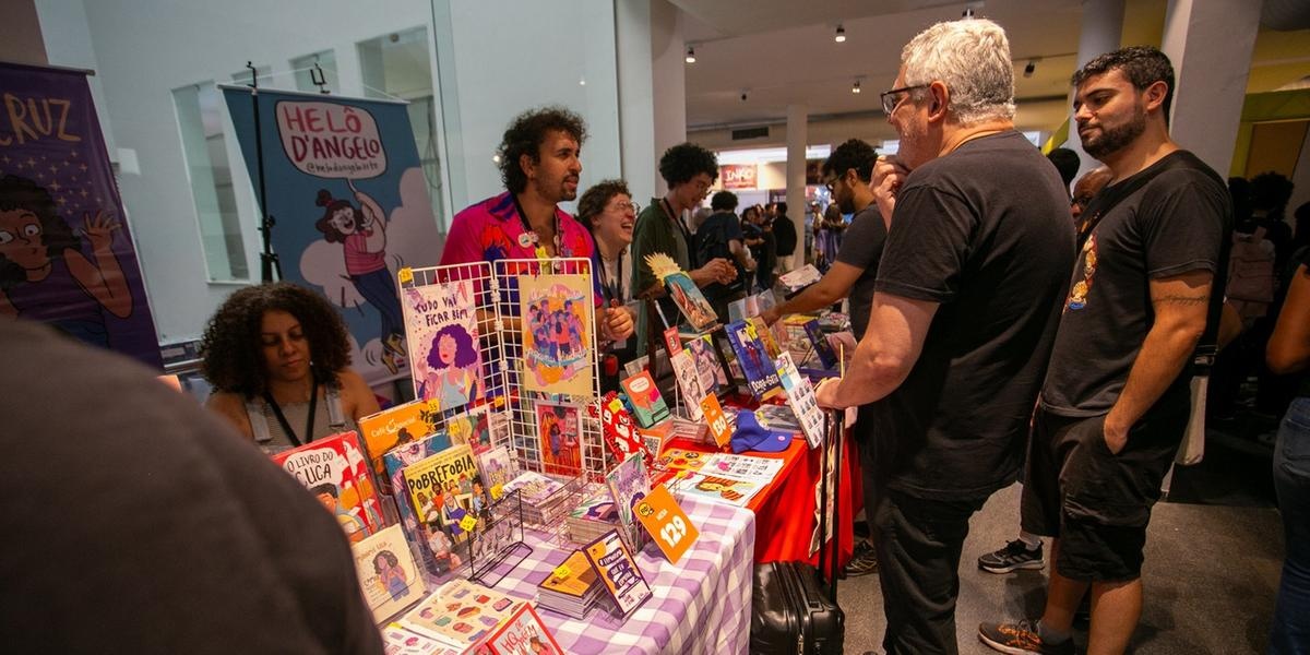 Festival Internacional de Quadrinhos reúne 400 artistas em Belo Horizonte com desafio de criação ao vivo