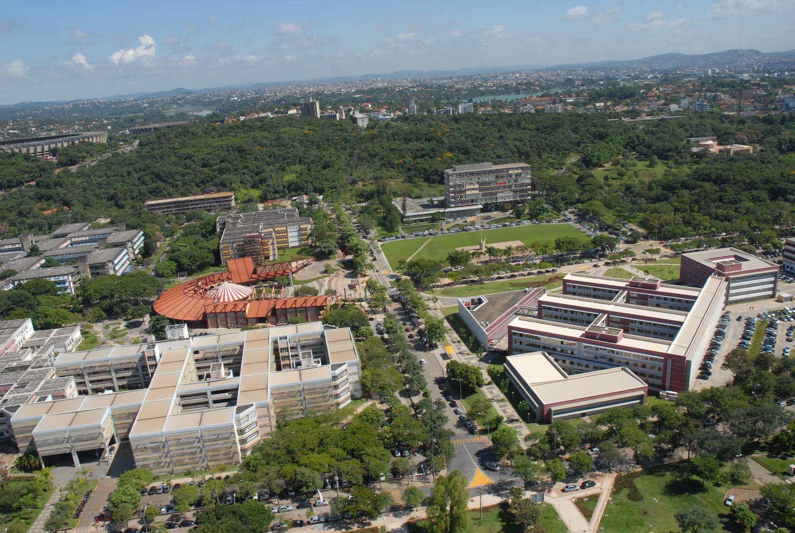 Universidade Federal de Minas Gerais destaca-se entre as melhores do mundo em ranking britânico