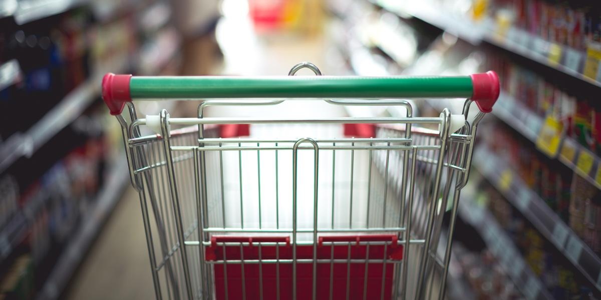 Supermercados de Minas projetam alta de 6,2% nas vendas de fim de ano, com destaque para cerveja sem álcool