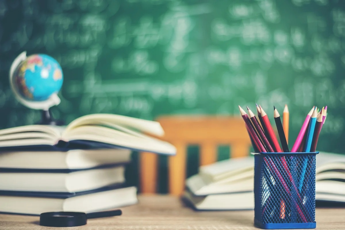 Estudo aponta que um ano a mais de escolaridade pode reduzir risco de demência décadas depois