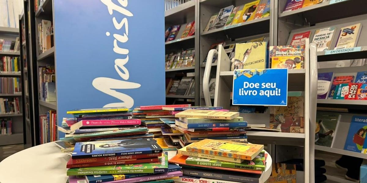 Estudantes de colégio em Belo Horizonte distribuirão até 250 livros no Dia Nacional do Livro