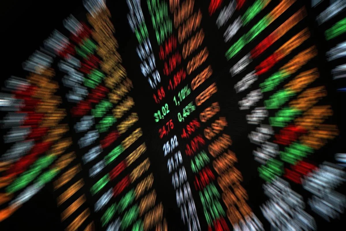 Ibovespa inicia quinta-feira em queda, aos 170 mil pontos, após recuo de 2,68%