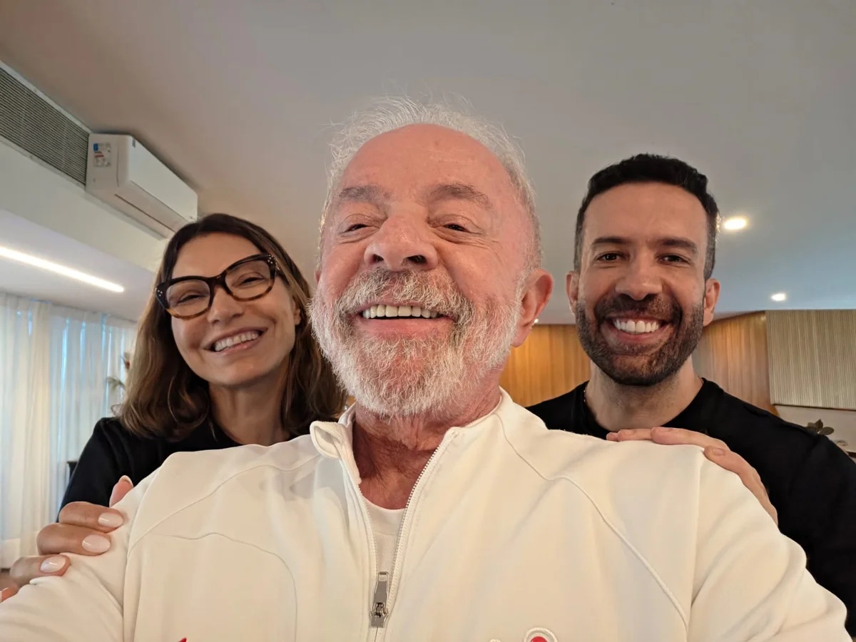 Lula agradece apoio após reeleição e anuncia pronunciamento e live na próxima semana