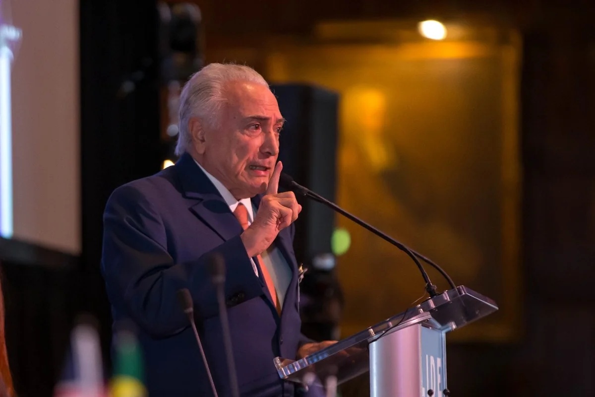 Michel Temer declara apoio a Flávio Bolsonaro no segundo turno das eleições presidenciais