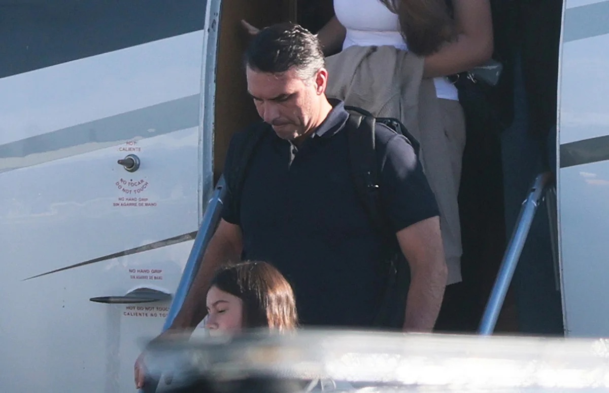 PL se afasta de acusações de fraude de Flávio Bolsonaro e prioriza eleições futuras
