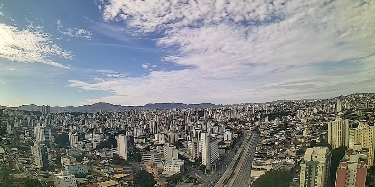 Belo Horizonte enfrenta previsão de chuva moderada, raios e ventos nesta terça-feira