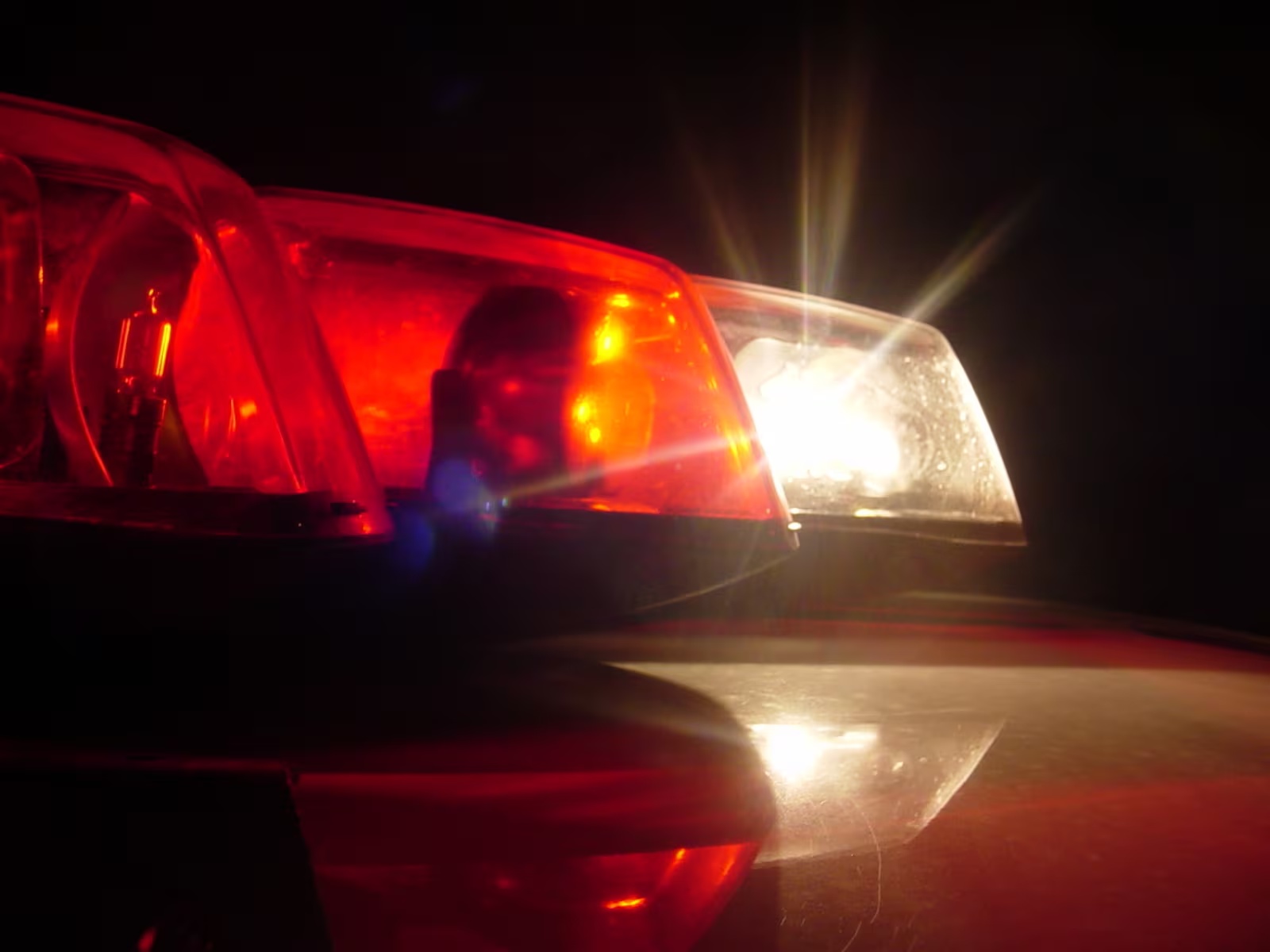 Homem de aproximadamente 25 anos é morto a tiros na região da Pampulha, em Belo Horizonte