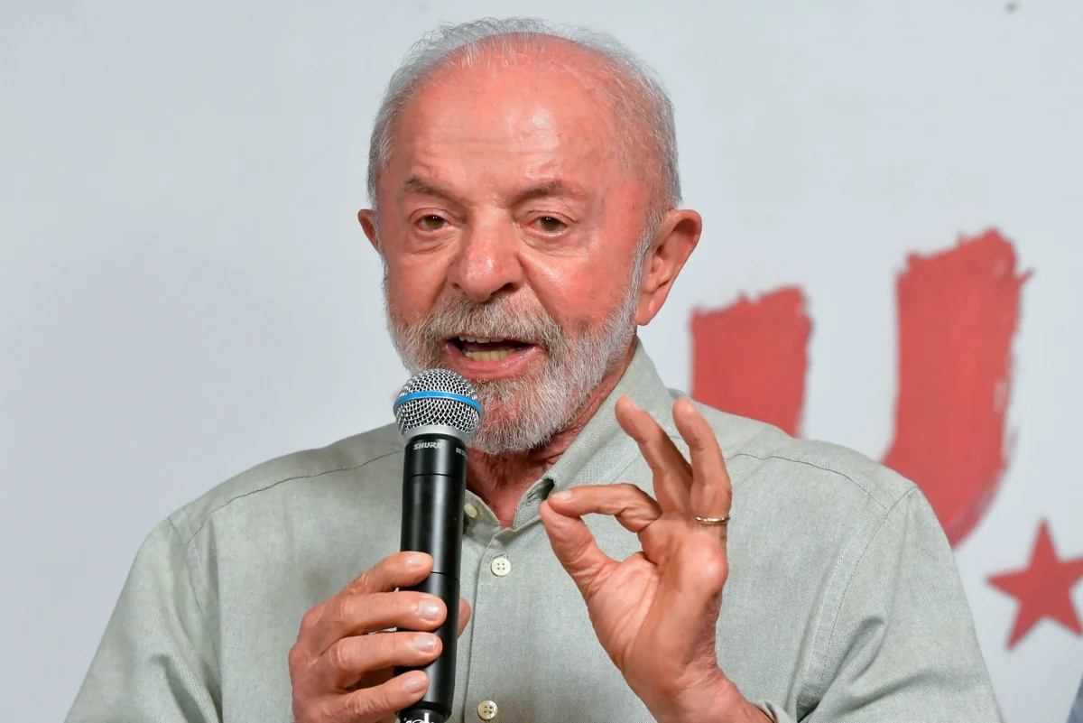 Lula aposta em vídeos selfie nas redes sociais para fortalecer campanha no segundo turno