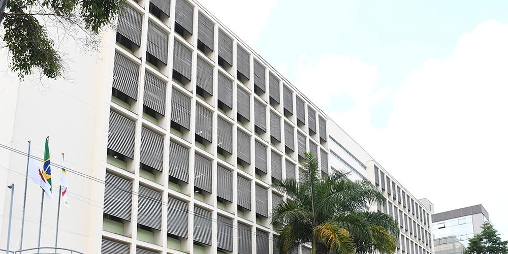 Justiça de Minas Gerais condena responsável por caminhão irregular que causou acidente a motociclista em rodovia estadual