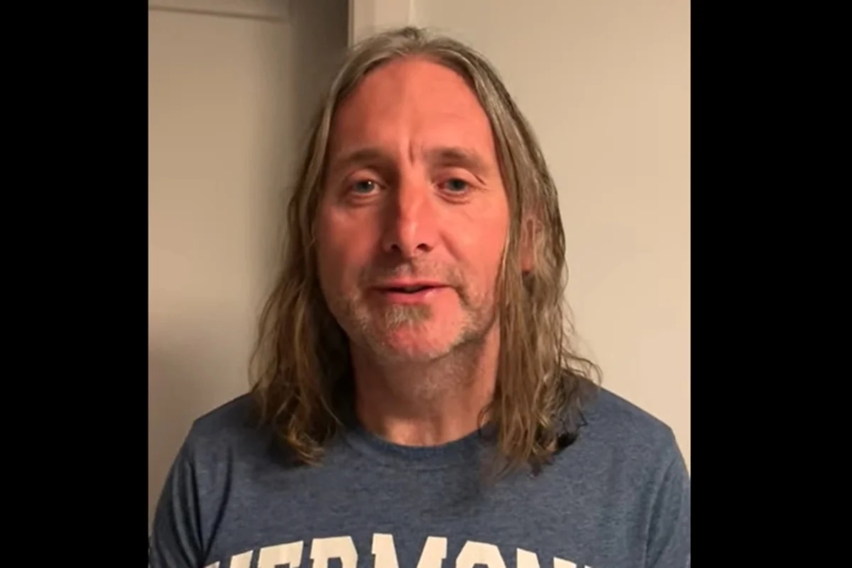 Homem irlandês descobre câncer de pênis sem sentir dor e passa por cirurgia de amputação parcial