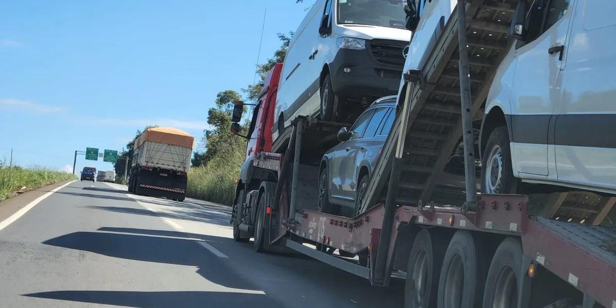Restrição de tráfego para veículos de grande porte entra em vigor em rodovias de Minas Gerais durante feriado de Nossa Senhora Aparecida