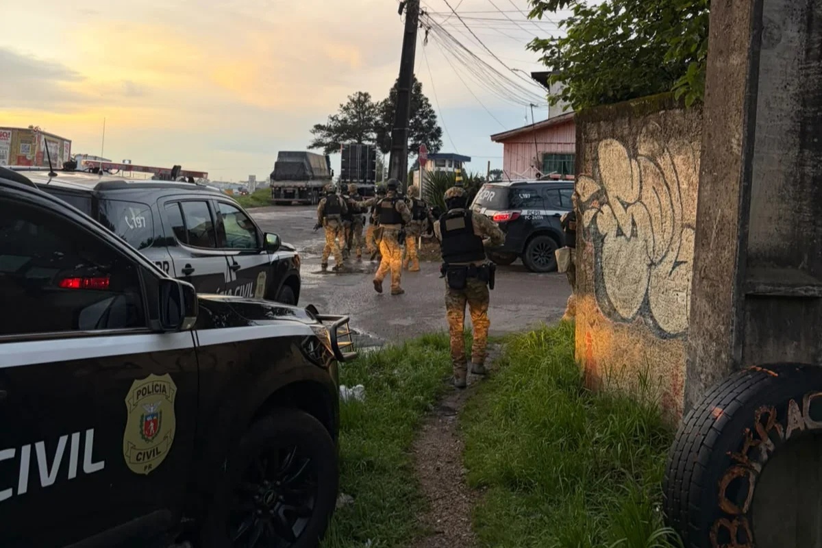 Polícia prende dois homens por aliciar adolescente de 13 anos para abuso sexual e produção de conteúdo ilícito no Paraná