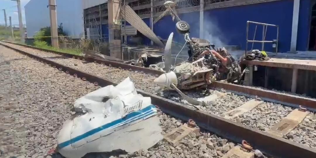 Queda de avião em pátio de manutenção do metrô de Belo Horizonte causa pânico, mas não há feridos