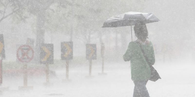 Belo Horizonte em alerta devido a previsão de chuva com raios e ventos fortes até domingo de manhã