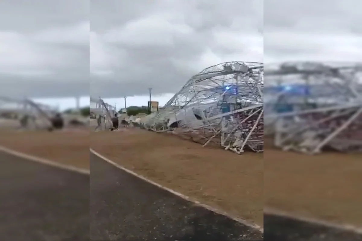 Estrutura gigante de Nossa Senhora de Nazaré desaba em Belém devido às fortes chuvas antes do Círio