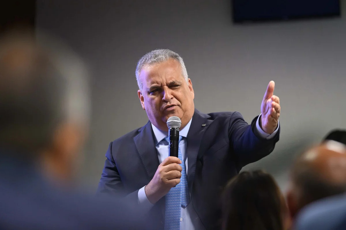 TSE determina que vice de Flávio Bolsonaro apague vídeo que acusa Lula de receber propina