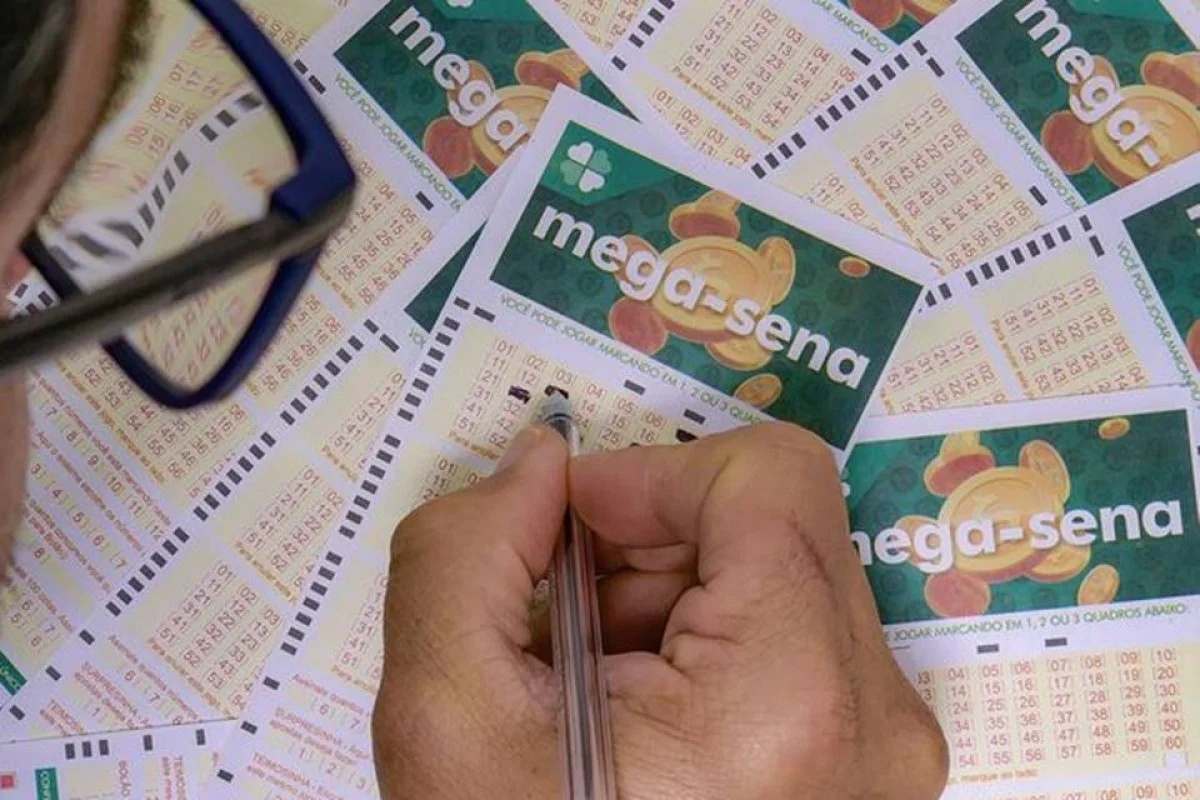 Sorteio da Mega-Sena de domingo aponta prêmio de R$ 112 milhões; números foram divulgados ao meio-dia