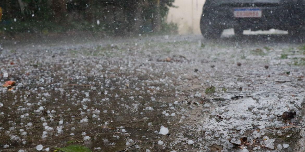 Belo Horizonte em alerta de tempestade com possibilidade de granizo nesta quinta-feira