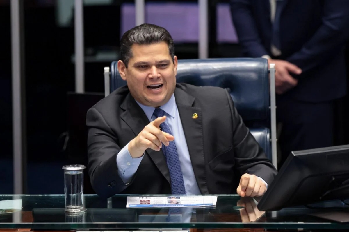 Senado discute proposta de redução da jornada de trabalho para 40 horas semanais sem diminuição salarial