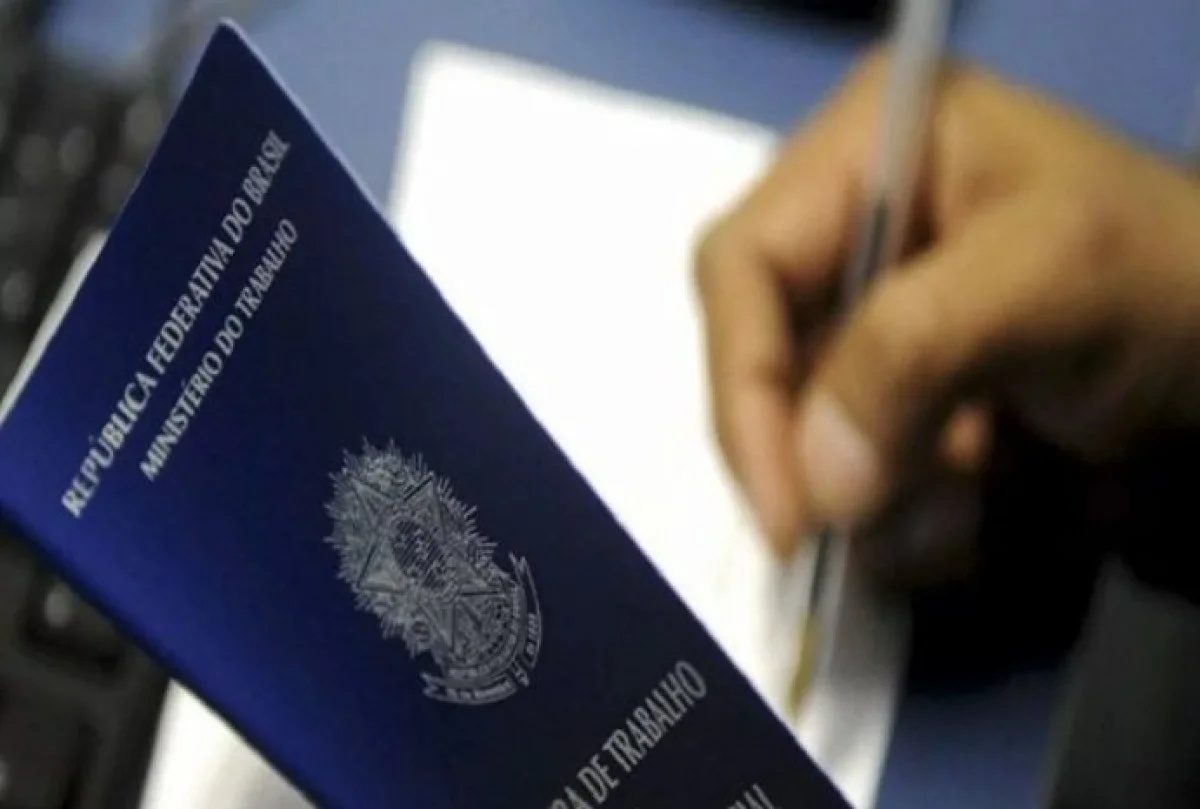 Senado aprova em dois turnos a Proposta de Emenda à Constituição que elimina a escala 6×1