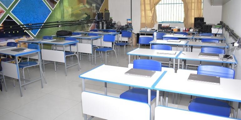 Justiça do Trabalho condena escola de Uberlândia a pagar indenização por demissão discriminatória após debate político
