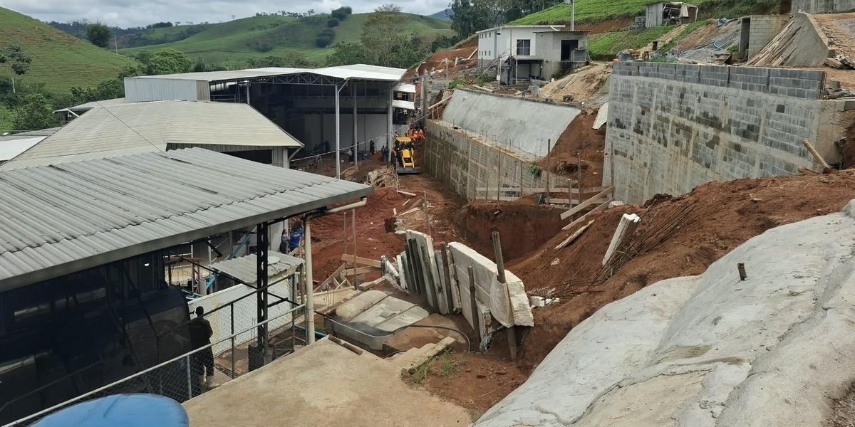 Dois trabalhadores morrem soterrados em obra na Zona da Mata, em Maripá de Minas