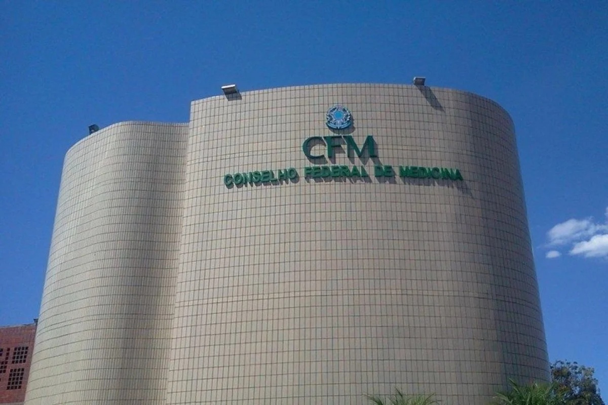 Comissão mista do Congresso aprova projeto que institui o Exame Nacional de Avaliação da Formação Médica; votação final deve ocorrer até sexta-feira