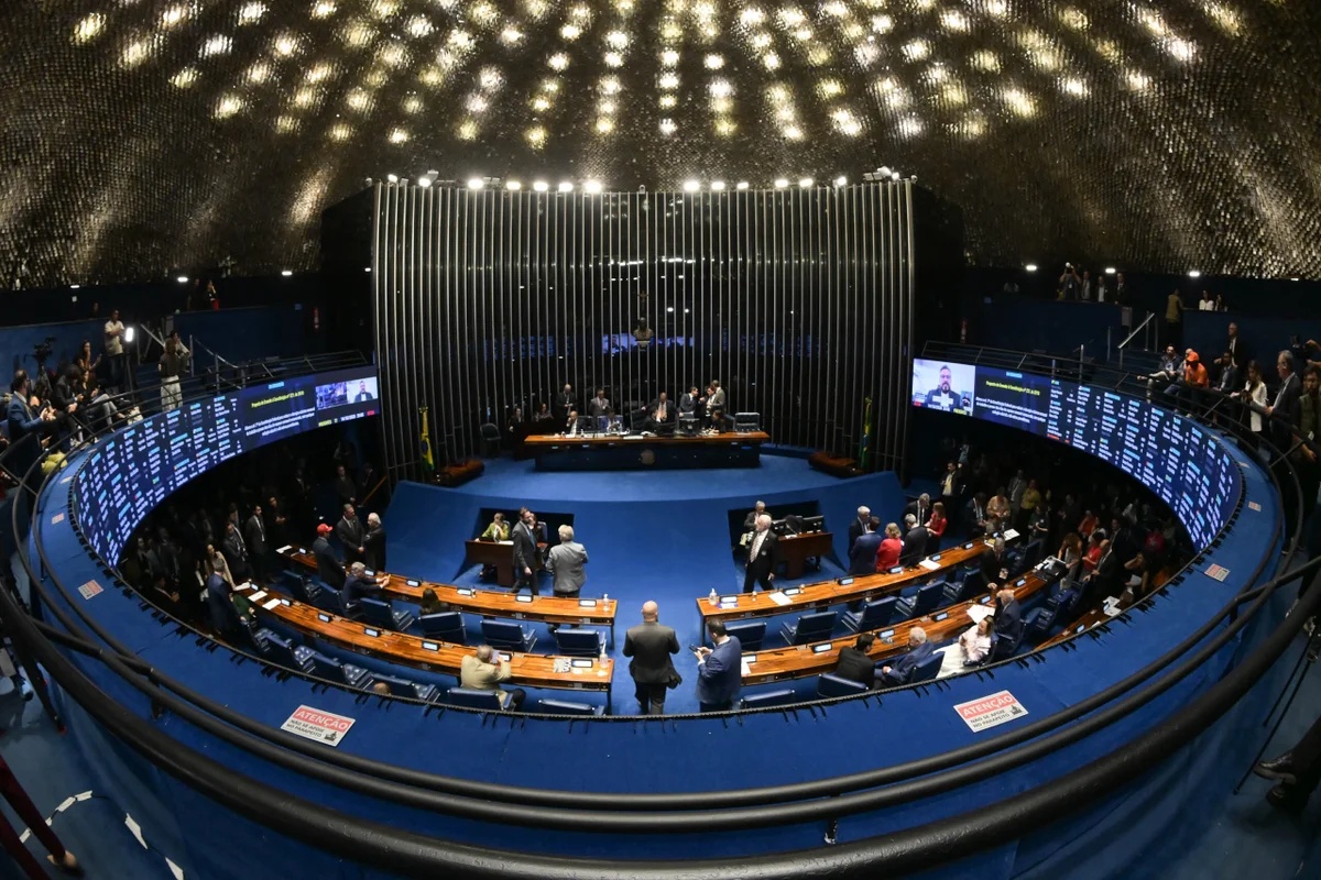Oposição no Senado propõe redução da maioridade penal para 14 anos na PEC da Segurança Pública