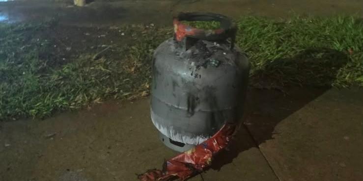 Incêndio causado por rompimento de mangueira de gás em residência de Alfenas é controlado pelos bombeiros