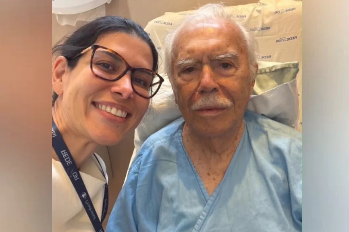 José Sarney recebe alta hospitalar após nove dias de internação por cirurgia