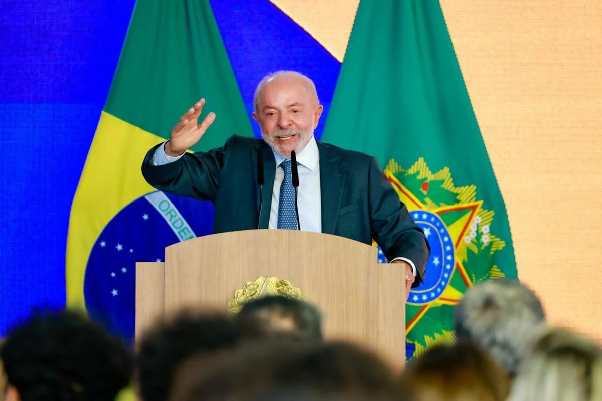 Campanha de Lula solicita ao TSE ações emergenciais para transporte de eleitores afetados por mudança de locais de votação