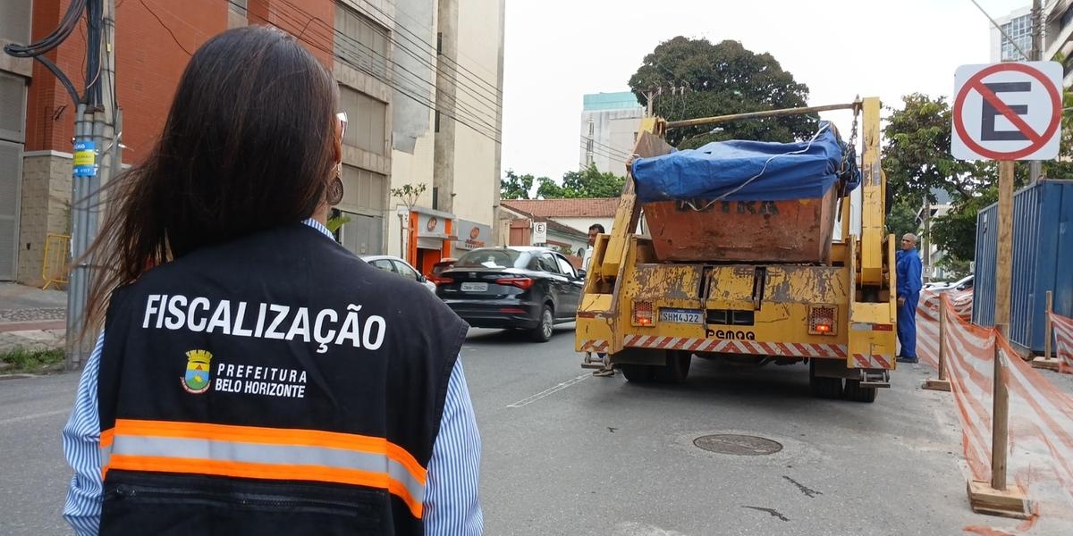 Belo Horizonte registra 167 multas por caçambas irregulares até outubro de 2026; fiscalização mantém ações contínuas
