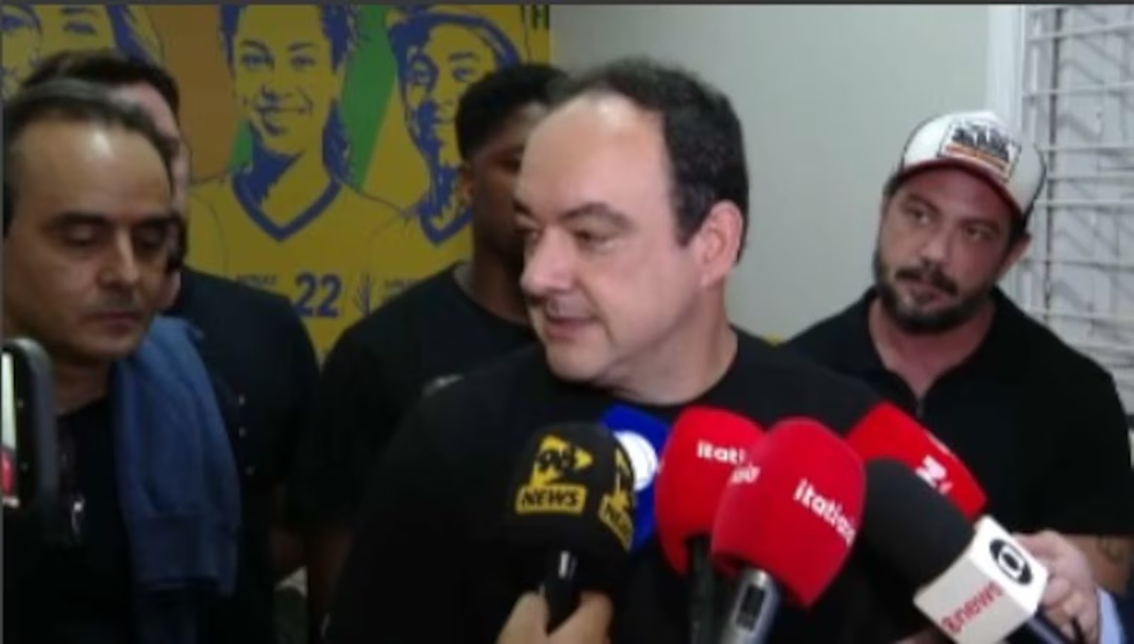 Flávio Roscoe reconhece vitória de Cleitinho Azevedo em Minas Gerais e critica pesquisas eleitorais