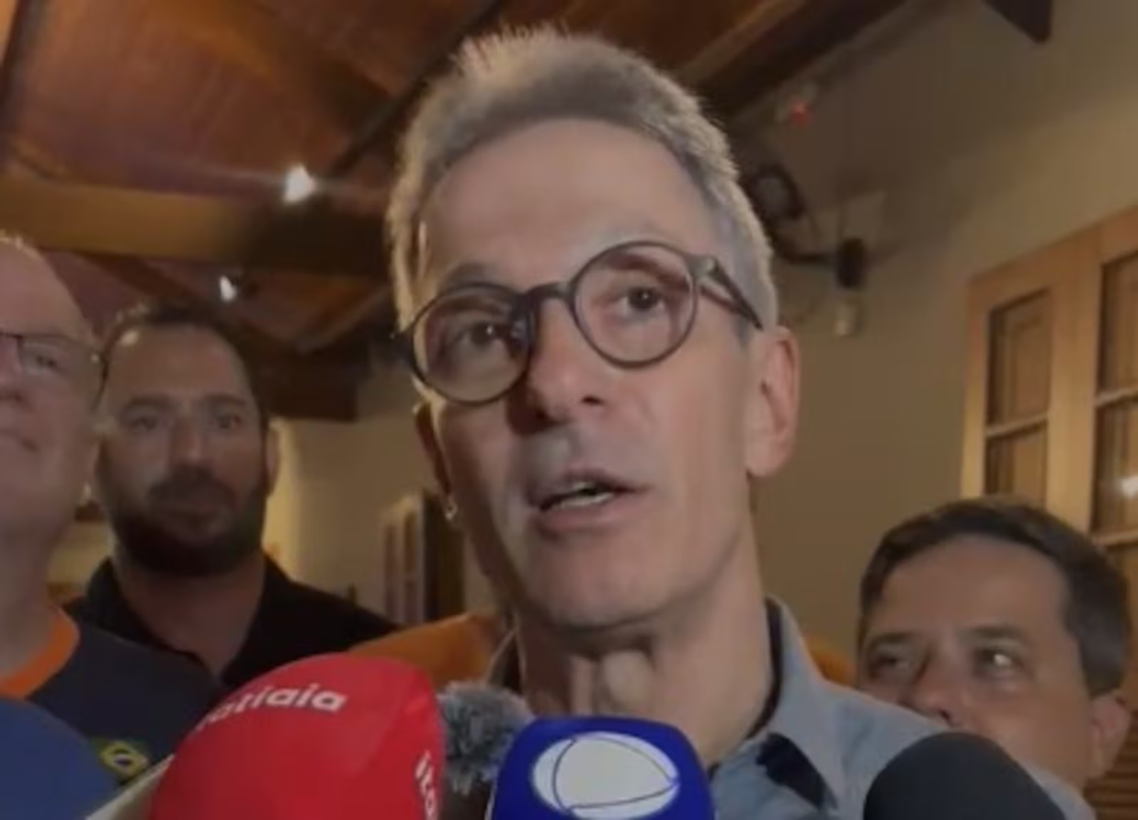 Zema manifesta satisfação com resultados eleitorais e destaca avanço da direita, apesar de derrota presidencial