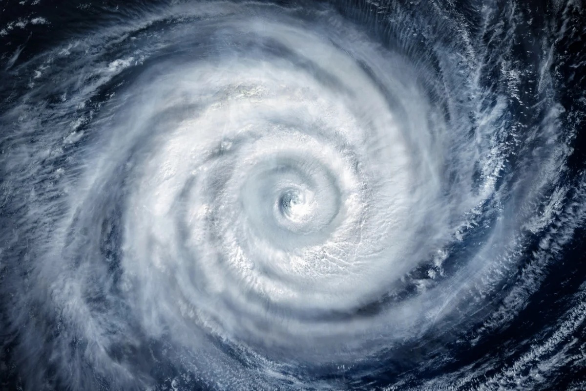 Inmet emite alertas de tempestades para três regiões do Brasil e monitora possível formação de ciclone no Sul