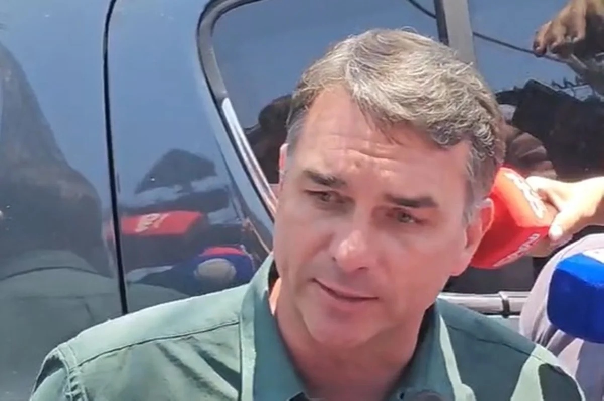 Flávio Bolsonaro recusa participação em sabatina do SBT na campanha presidencial de 2026