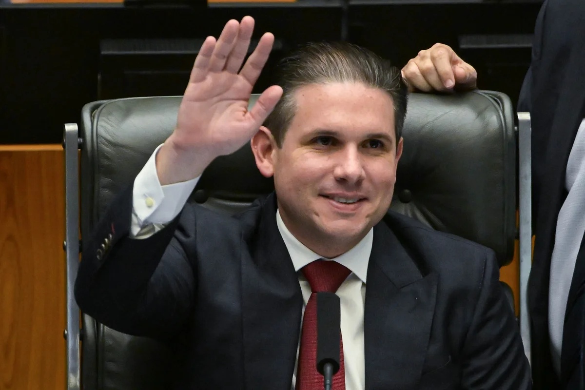 Câmara autoriza uso antecipado de cotão por deputados eleitos antes da posse em 2027