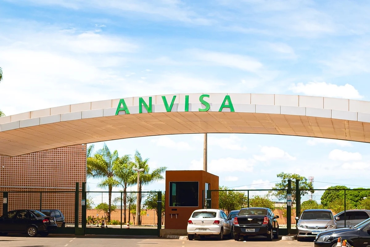 Anvisa determina recolhimento de produtos para unhas que prometiam eliminar fungos e bactérias