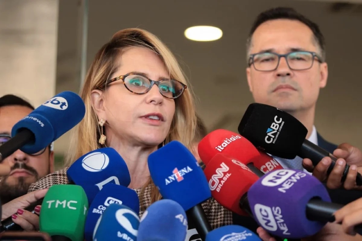 Campanha de Flávio Bolsonaro aceita abrir sigilos pedidos por Lula após análise de documentos
